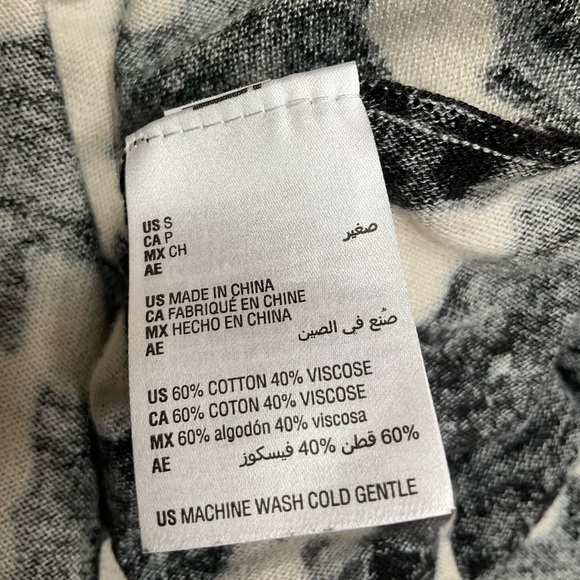 INC Sweater - Abstact pattern with Faux Distressed edges - Picture 6 of 10